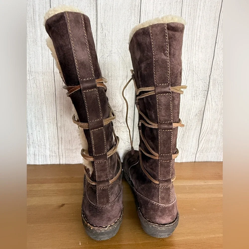 UGG Surfcat Brown Suede Leather Lace-up Boots Sheepskin Lining Women’s Size 8